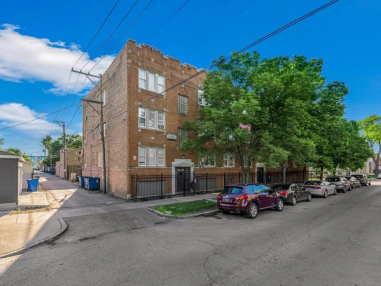 4301 W Potomac Ave — Photo 4