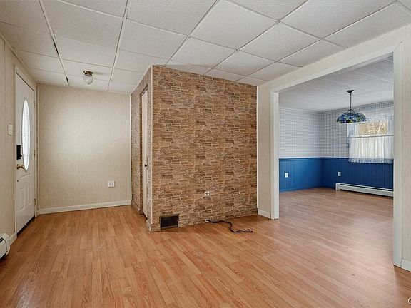 5th image of 601 N Gage Rd