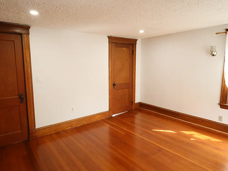34R Rush St — Photo 24