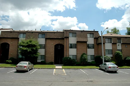 403 Edison Glen Ter Photo 1