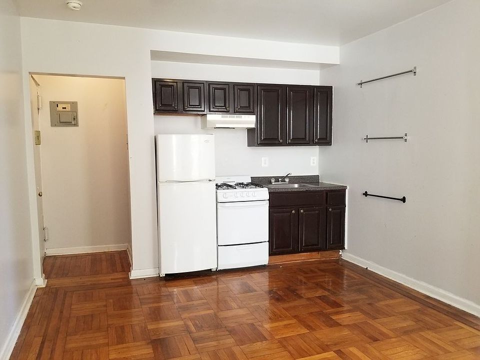 1st image of 10 Midwood St #H3