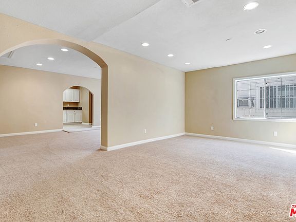 4th image of 1529 W 7th St