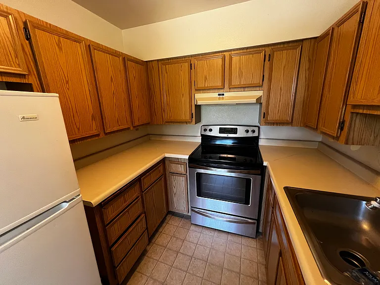 342 SW Hamilton Ct #342 — Photo 2