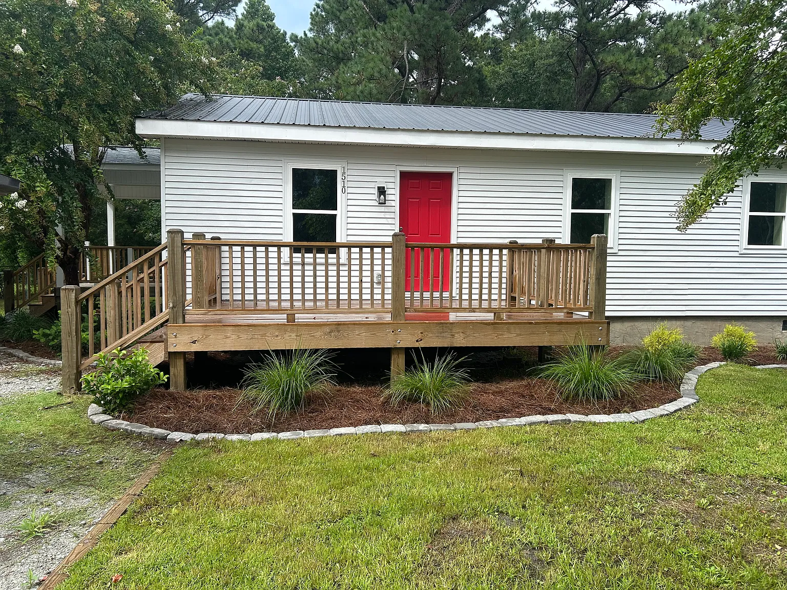 3 bed, 1039 sqft, $2,700 — Photo 3