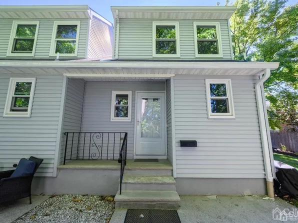 49 School St, Clark, NJ 07066