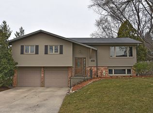 1070 Bayberry Dr, Watertown, WI 53098