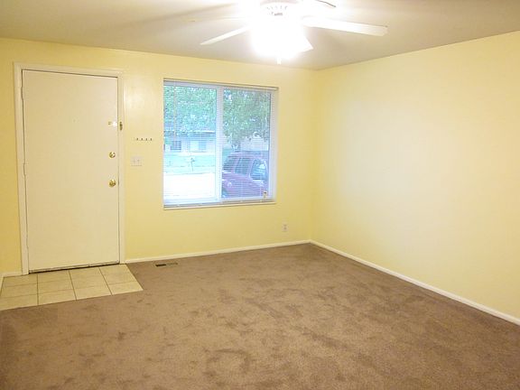 3rd image of 824 E White Maple Way