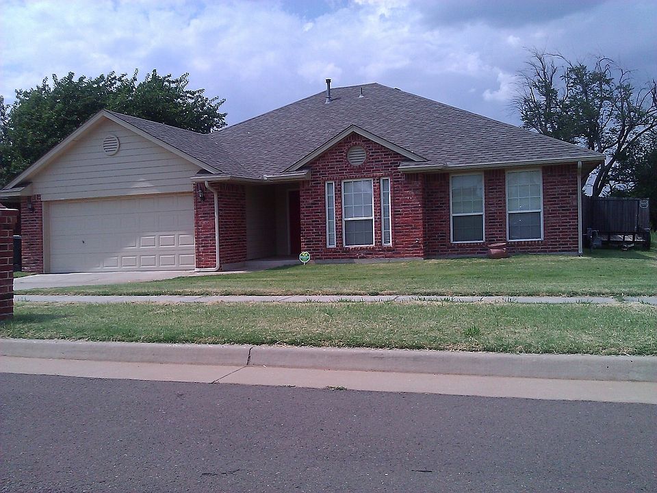 1st image of 11305 NW 101st St