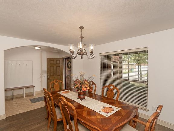 5th image of 1009 Tallahassee Dr