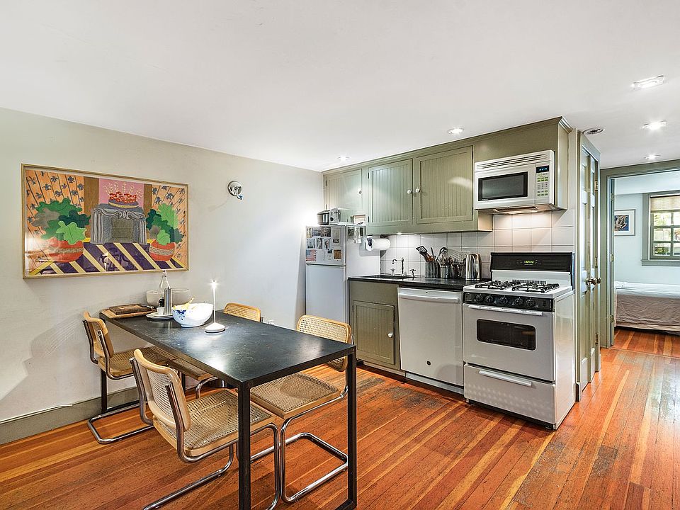 2nd image of 3 Minetta Ln APT 1