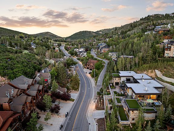 5th image of 300 Deer Valley Dr #Res