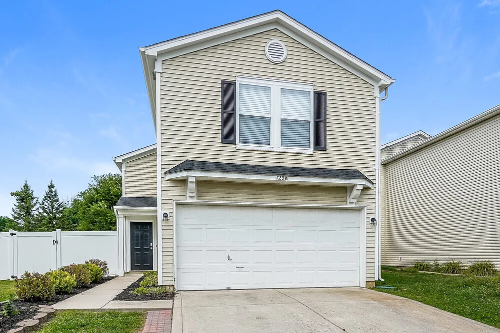 1298 Freemont Ln photo 1