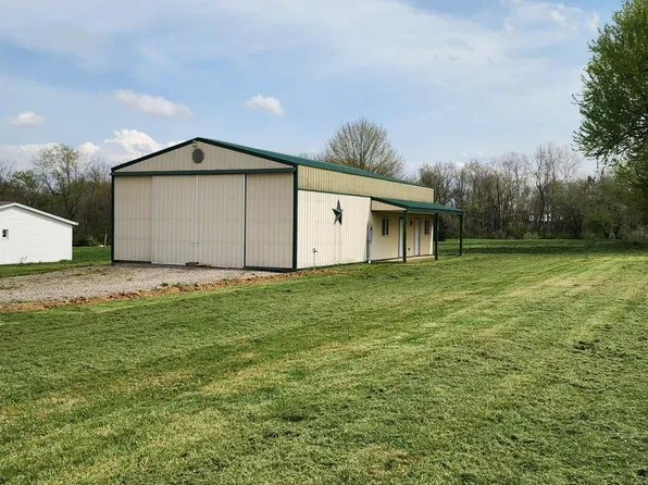 10518 Chestnut Rd, Hillsboro, OH 45133