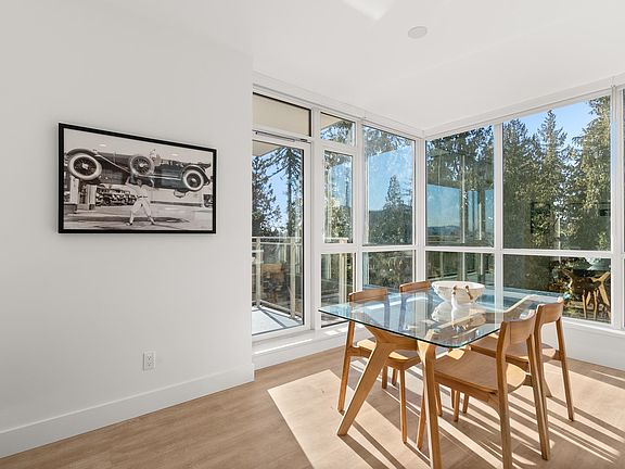 3rd image of 2375 Emery Ct #90