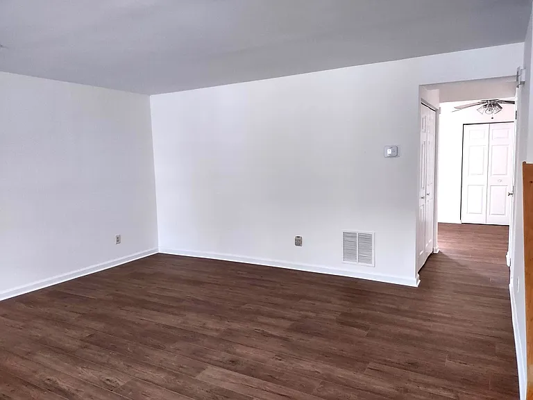 34 Chartwell Ct — Photo 6