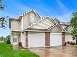 900 SW Peach Tree Ln, Blue Springs, MO 64064