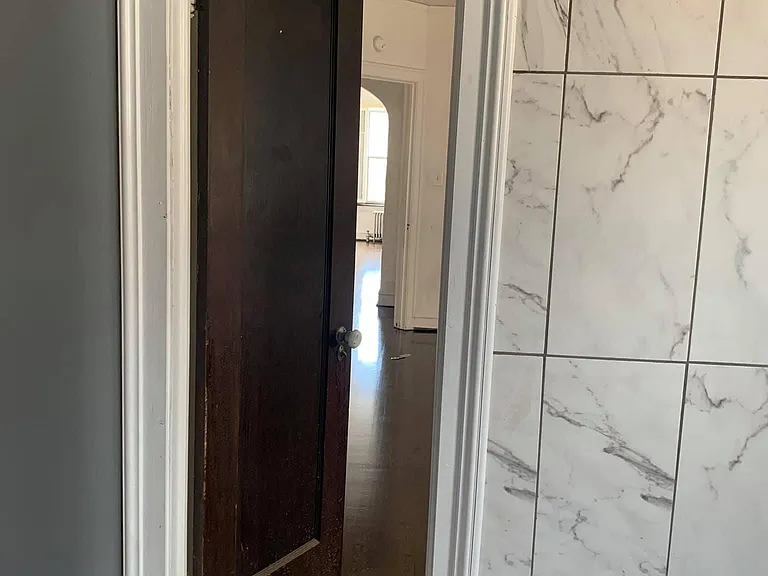 10725 S Calumet Ave #3 — Photo 10