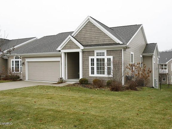 3rd image of 8854 Silver Oak Cv