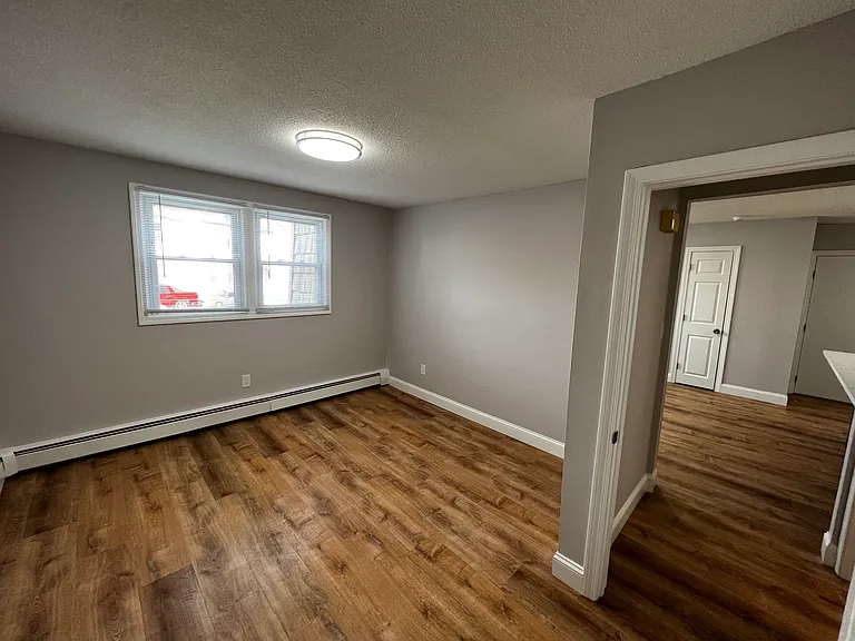 124 Vernon St — Photo 16