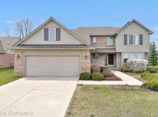 36196 Fairway Dr, Livonia, MI