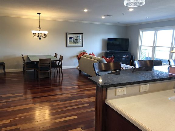 5th image of 107 N Lakeshore Blvd APT 3A