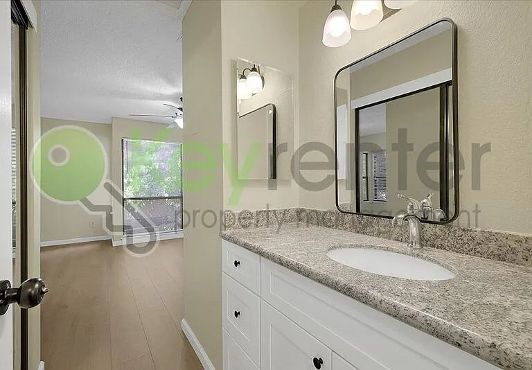 600 Del Verde Cir #2 — Photo 19