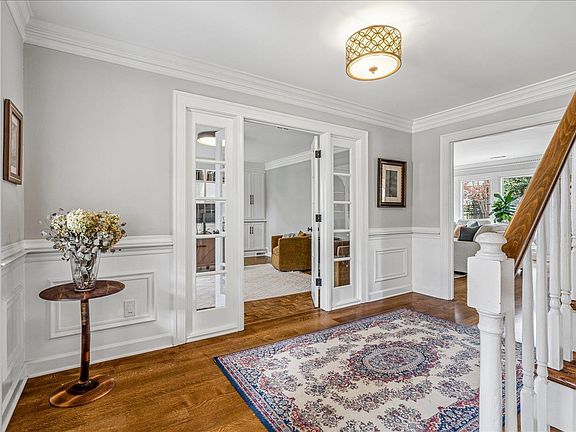 5th image of 2686 Fox Creek Dr