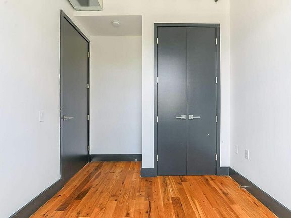 4th image of 812 Wyckoff Ave APT 1