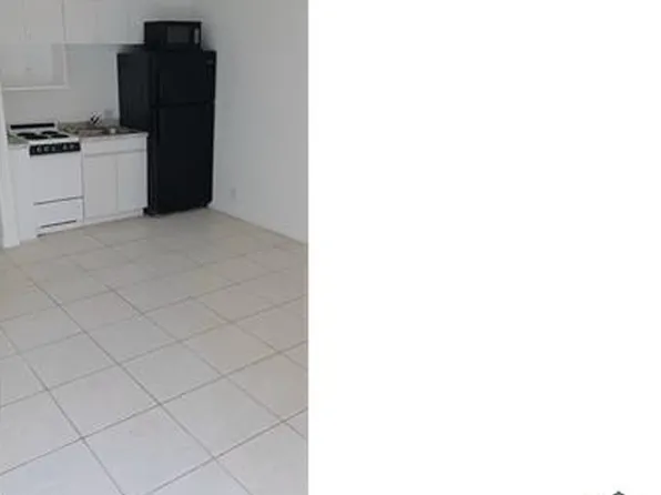 16450 NW 2nd Ave, Miami, FL