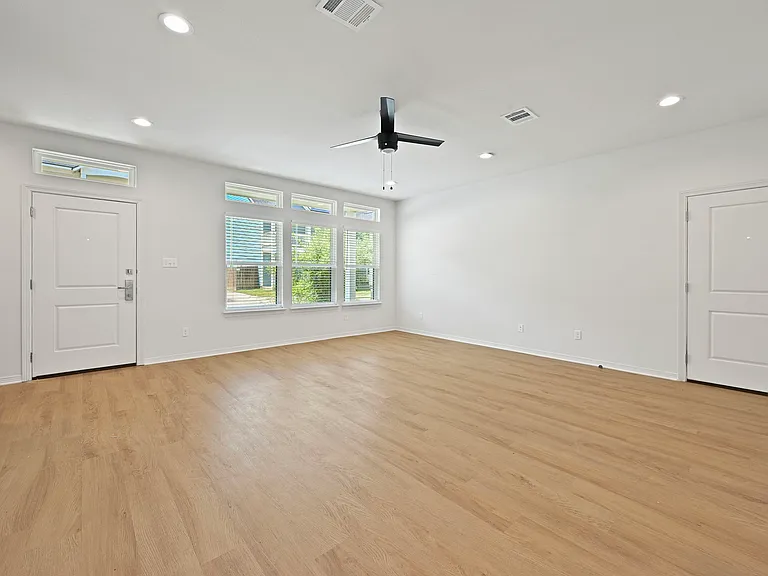 Cooner Residenace — Photo 12