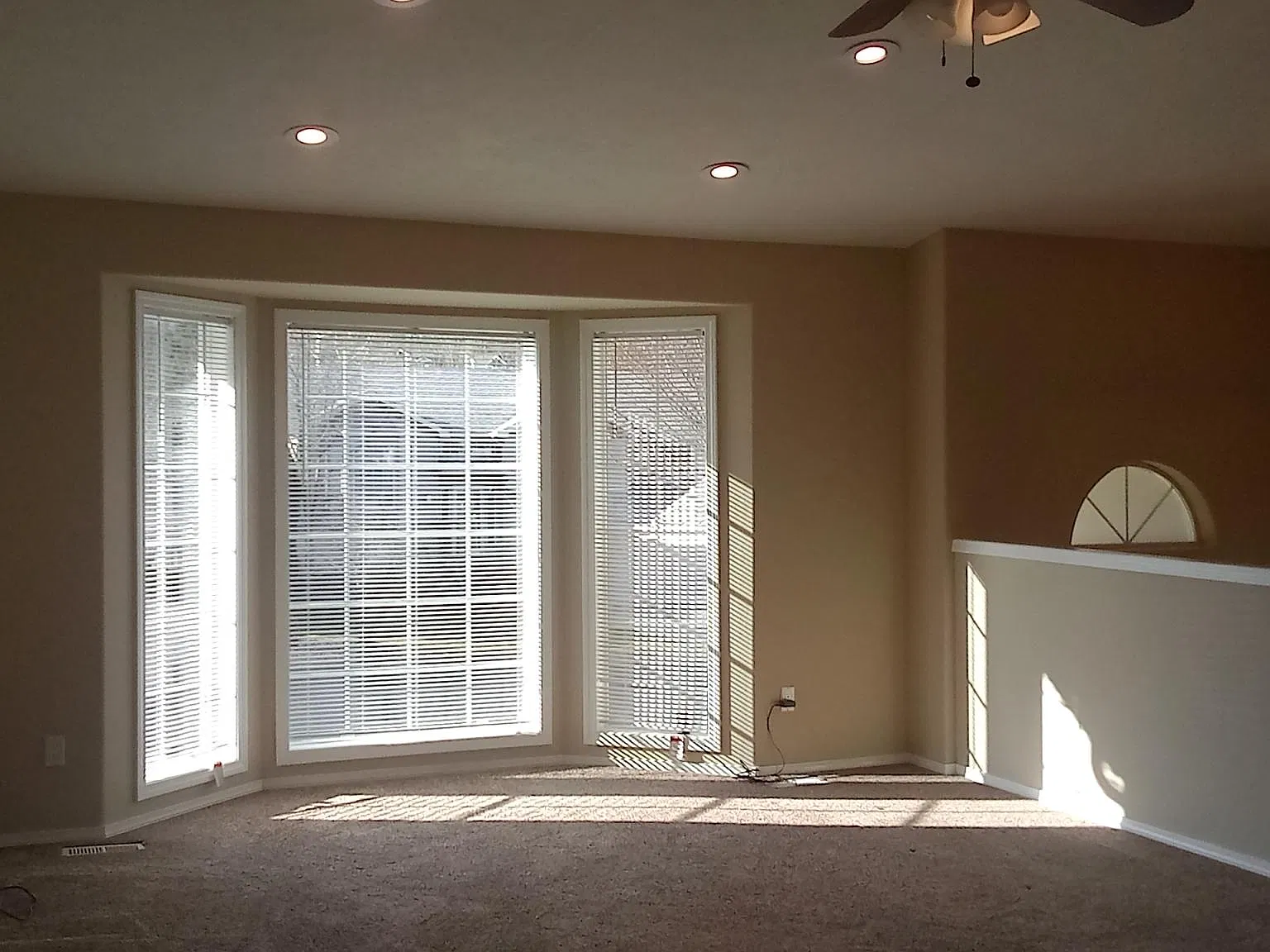 4 bed, 2300 sqft, $2,300 — Photo 4