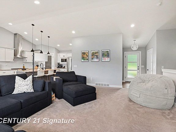 3rd image of 3863 E Letts Rd
