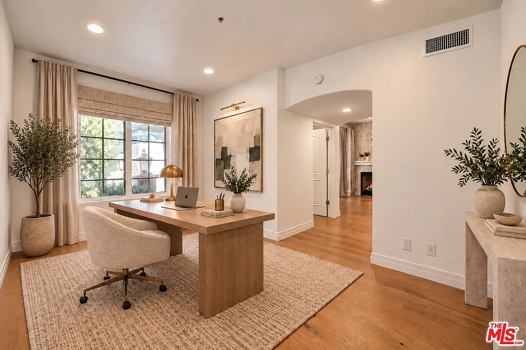 851 N San Vicente Blvd — Photo 1