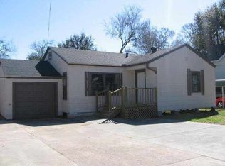 6256 32nd St, Groves, TX 77619
