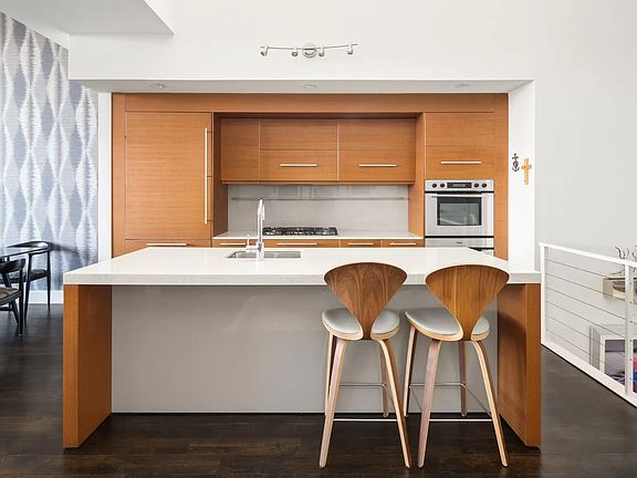 4th image of 360 Furman St APT 211