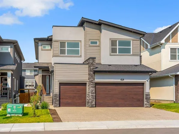 32 E Waterford Ter, Chestermere, AB T1X 2P6