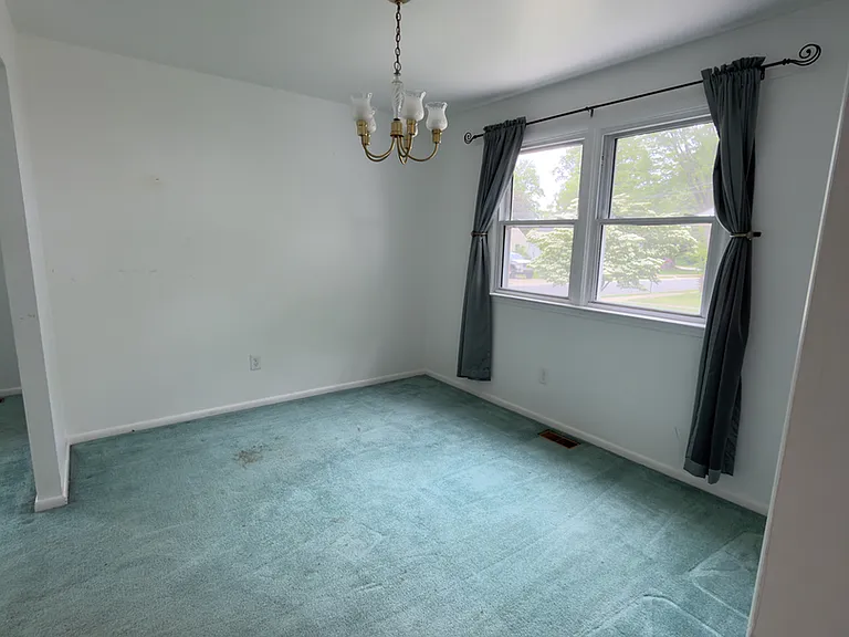 393 Phillips Ave — Photo 12