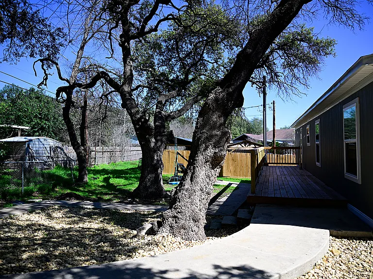 909 Pine Eagle Ln — Photo 22