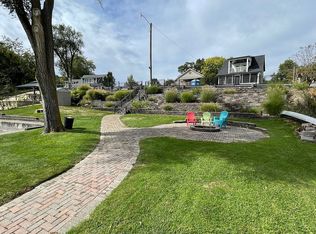 24147 N Shore Dr, Edwardsburg, MI 49112