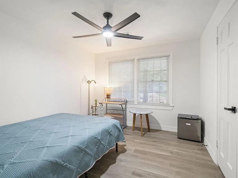Full furnished comfortable bedroom w/ all amenities.