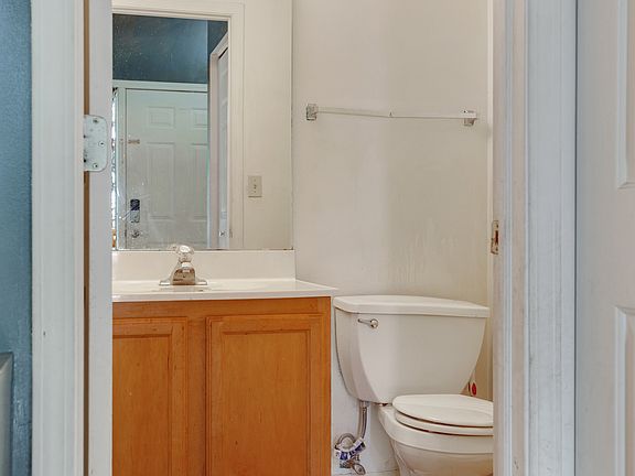 4th image of 4618 Hilltop Dr #4618