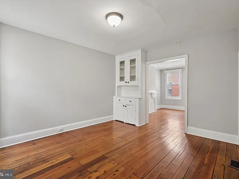 751 S Cleveland St — Photo 5