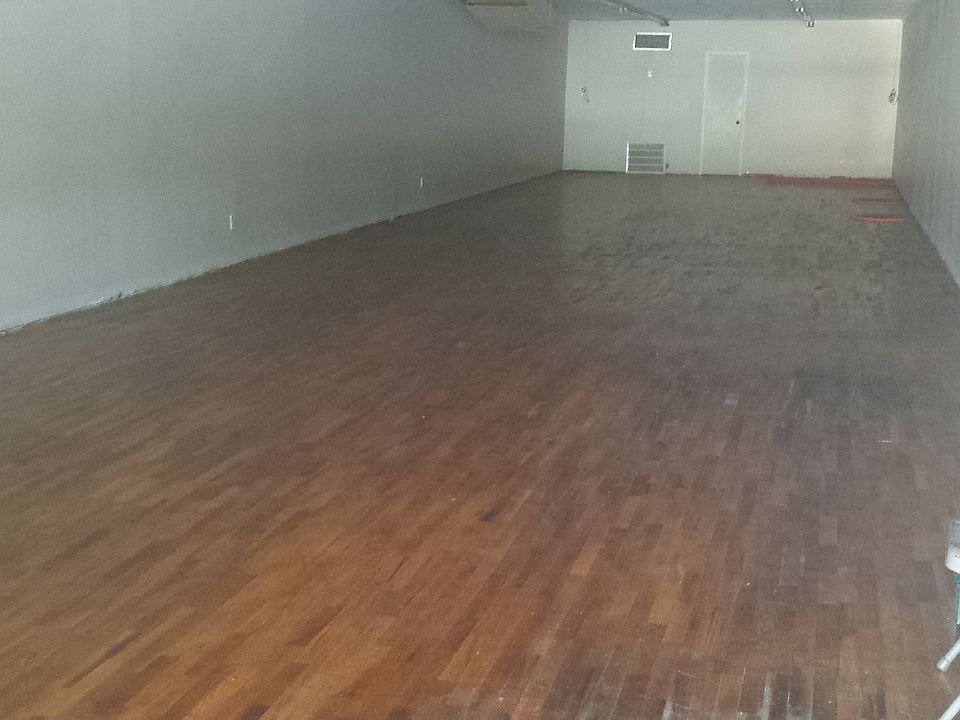 2nd image of 100 Front Street.