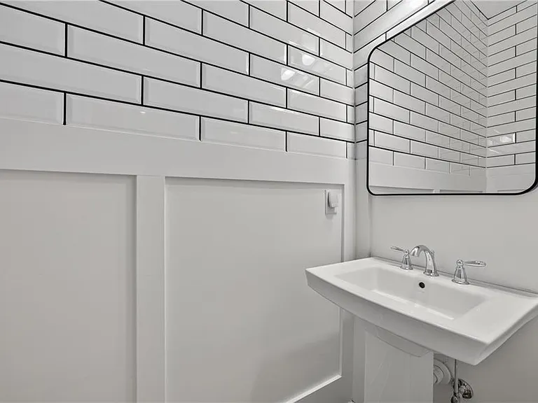 124 W Wieuca Rd NE — Photo 9