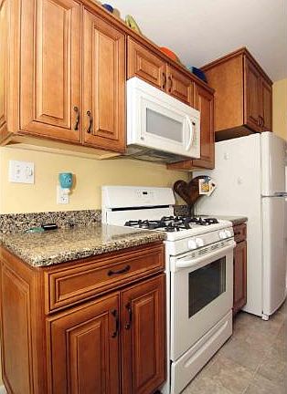 4th image of 1101 Colette Pl