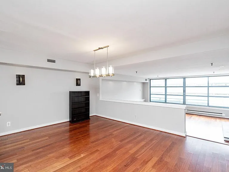 7 N Columbus Blvd #223 — Photo 4