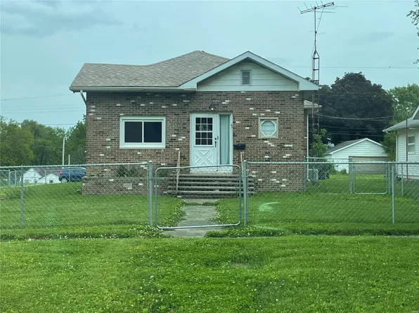201 S Main St, Benld, IL 62009