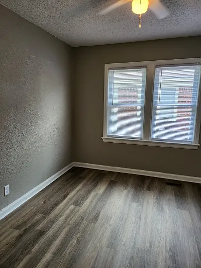 Central Park Apartments — Photo 36