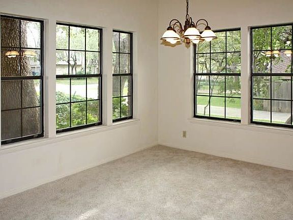 3rd image of 214 Country Wood Dr