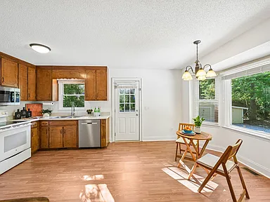 512 Rockvale Ct - Photo 3